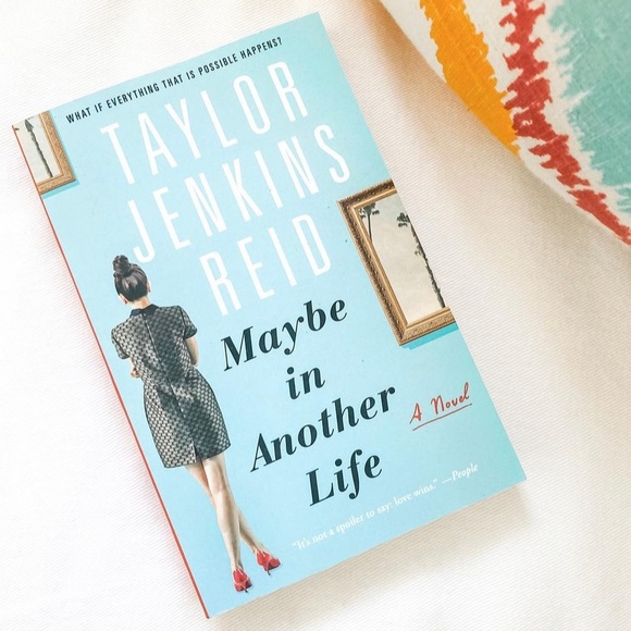 Maybe In Another Life - Taylor Jenkins Reid - Picture 2 of 4
